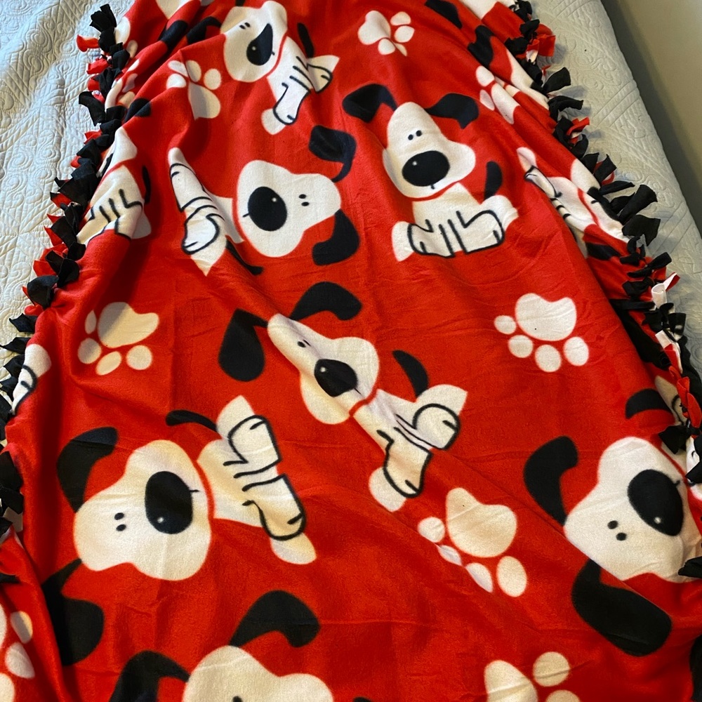 Cartoon Black And White Dog No-Sew Blanket 37x45
